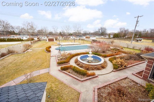 6616 Fairwood Drive, Dearborn Heights, MI 48127