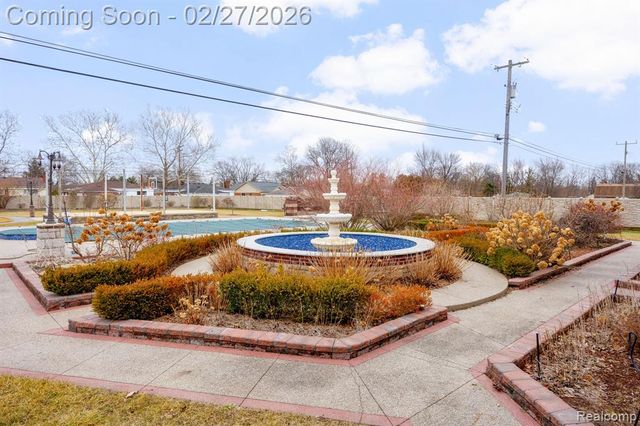 6616 Fairwood Drive, Dearborn Heights, MI 48127