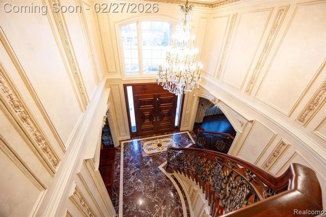 6616 Fairwood Drive, Dearborn Heights, MI 48127