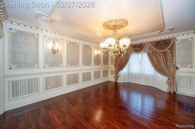 6616 Fairwood Drive, Dearborn Heights, MI 48127