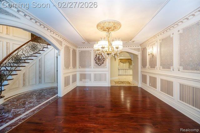 6616 Fairwood Drive, Dearborn Heights, MI 48127