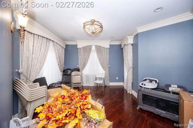 6616 Fairwood Drive, Dearborn Heights, MI 48127