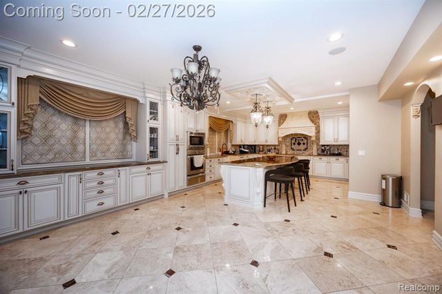 6616 Fairwood Drive, Dearborn Heights, MI 48127