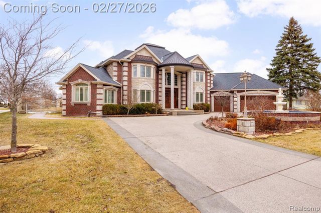 6616 Fairwood Drive, Dearborn Heights, MI 48127