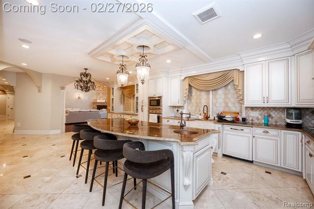 6616 Fairwood Drive, Dearborn Heights, MI 48127