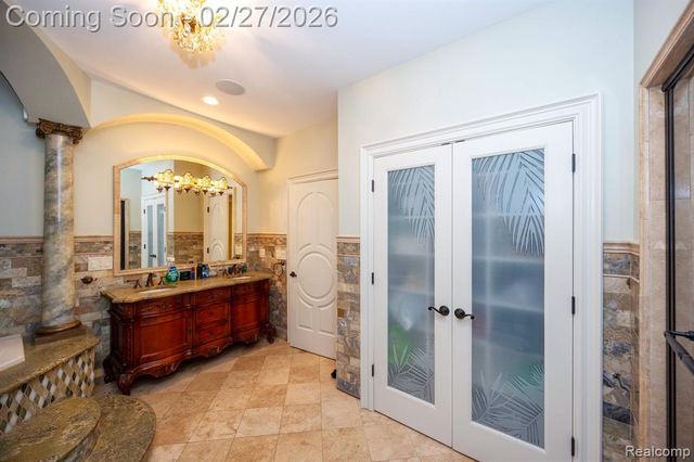 6616 Fairwood Drive, Dearborn Heights, MI 48127