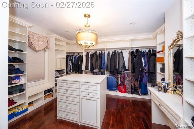 6616 Fairwood Drive, Dearborn Heights, MI 48127