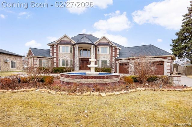 6616 Fairwood Drive, Dearborn Heights, MI 48127