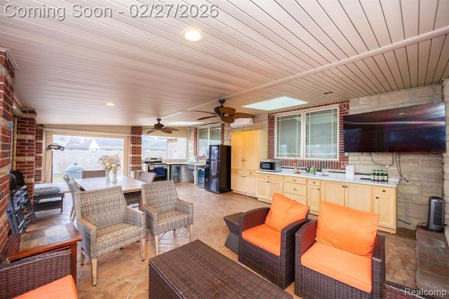 6616 Fairwood Drive, Dearborn Heights, MI 48127