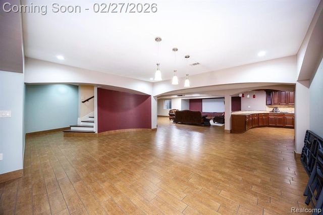 6616 Fairwood Drive, Dearborn Heights, MI 48127