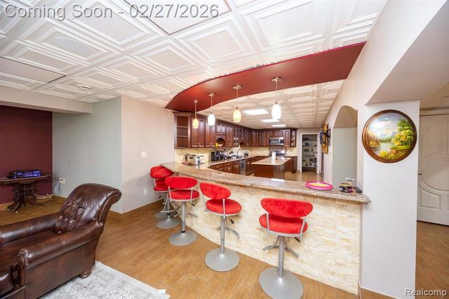 6616 Fairwood Drive, Dearborn Heights, MI 48127