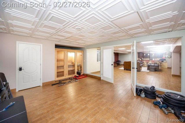 6616 Fairwood Drive, Dearborn Heights, MI 48127