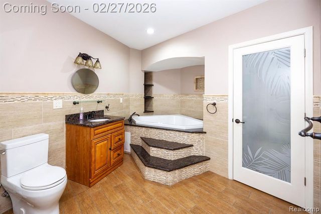 6616 Fairwood Drive, Dearborn Heights, MI 48127