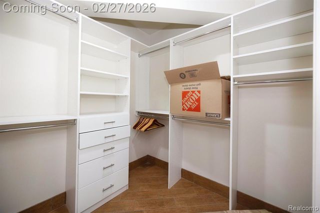 6616 Fairwood Drive, Dearborn Heights, MI 48127