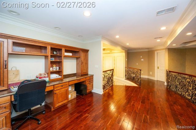 6616 Fairwood Drive, Dearborn Heights, MI 48127