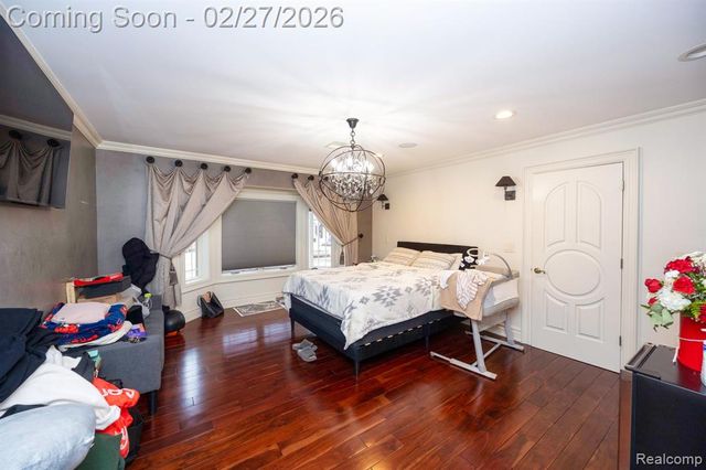 6616 Fairwood Drive, Dearborn Heights, MI 48127