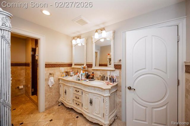 6616 Fairwood Drive, Dearborn Heights, MI 48127