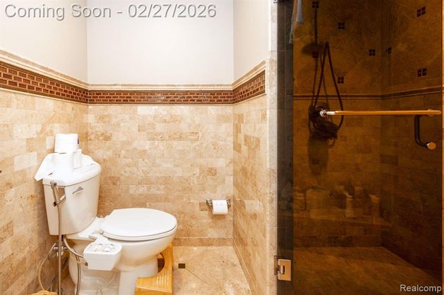 6616 Fairwood Drive, Dearborn Heights, MI 48127