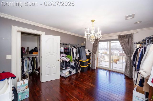 6616 Fairwood Drive, Dearborn Heights, MI 48127