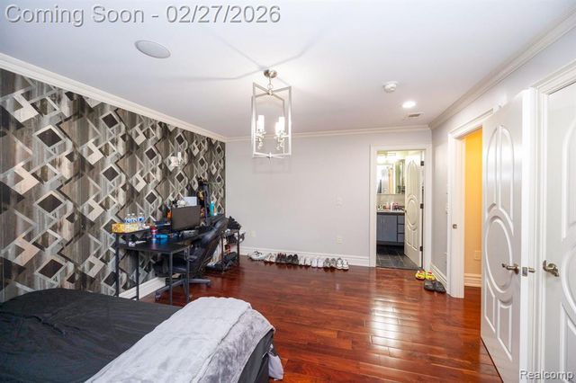 6616 Fairwood Drive, Dearborn Heights, MI 48127