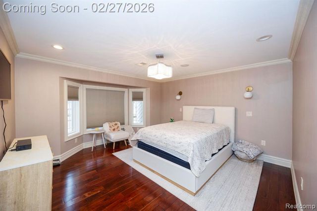 6616 Fairwood Drive, Dearborn Heights, MI 48127