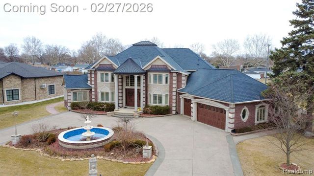 6616 Fairwood Drive, Dearborn Heights, MI 48127