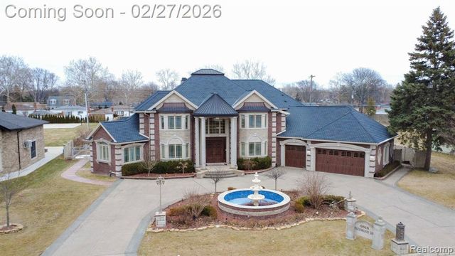 6616 Fairwood Drive, Dearborn Heights, MI 48127