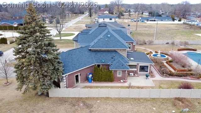 6616 Fairwood Drive, Dearborn Heights, MI 48127