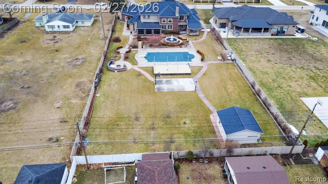 6616 Fairwood Drive, Dearborn Heights, MI 48127