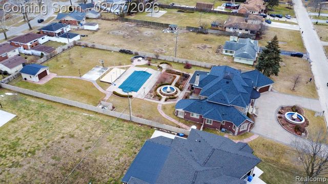 6616 Fairwood Drive, Dearborn Heights, MI 48127