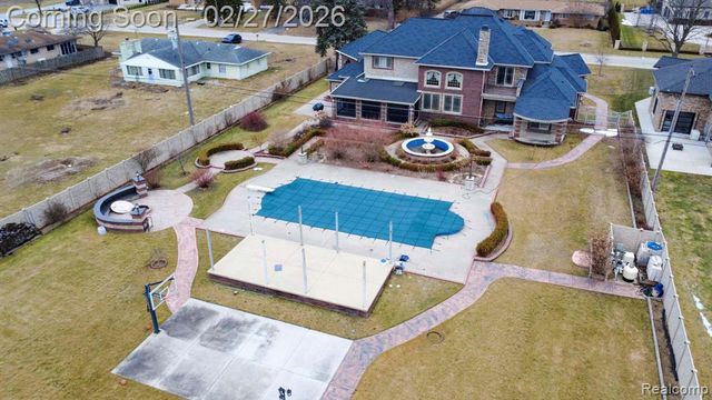 6616 Fairwood Drive, Dearborn Heights, MI 48127