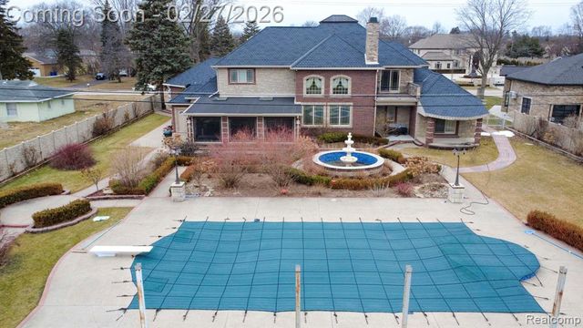 6616 Fairwood Drive, Dearborn Heights, MI 48127