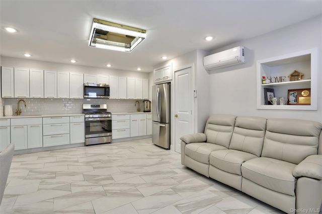 18 Wilsher Drive, Monsey, NY 10952