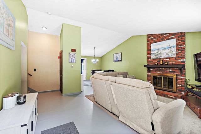 90 Oakmont Ave, Westminster, MA 01473