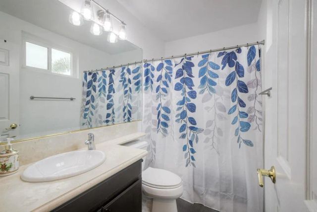 532 JOBE HILL DRIVE, Vista, CA 92081
