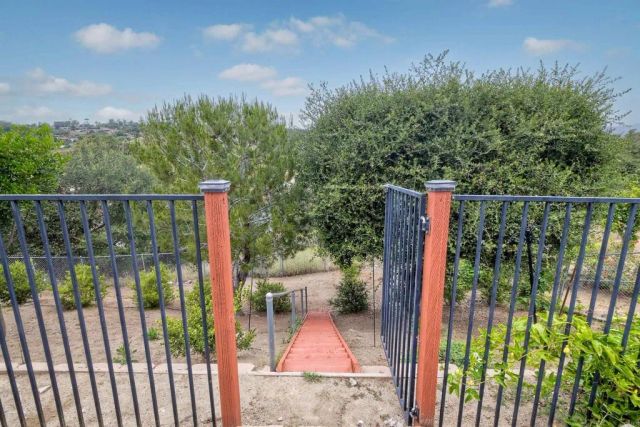 532 JOBE HILL DRIVE, Vista, CA 92081