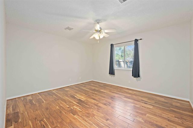 9809 Condor Drive, Conroe, TX 77385