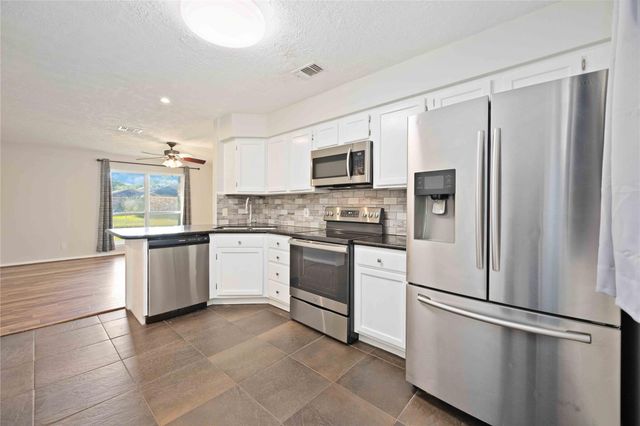 9809 Condor Drive, Conroe, TX 77385