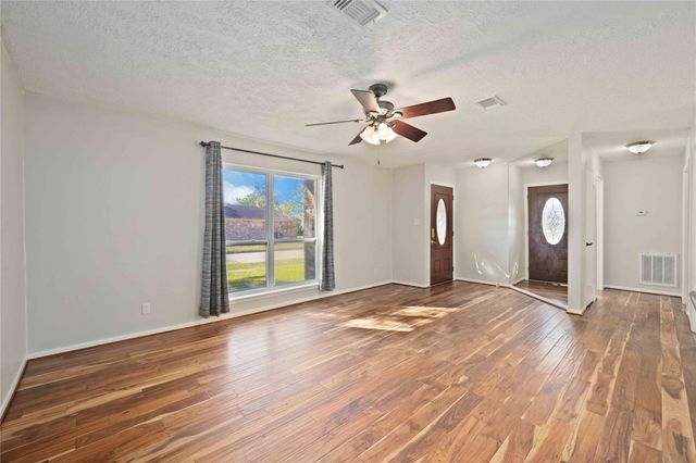 9809 Condor Drive, Conroe, TX 77385