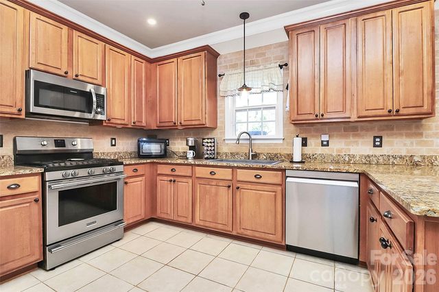 9106 Dogwood Ridge Drive, Charlotte, NC 28227