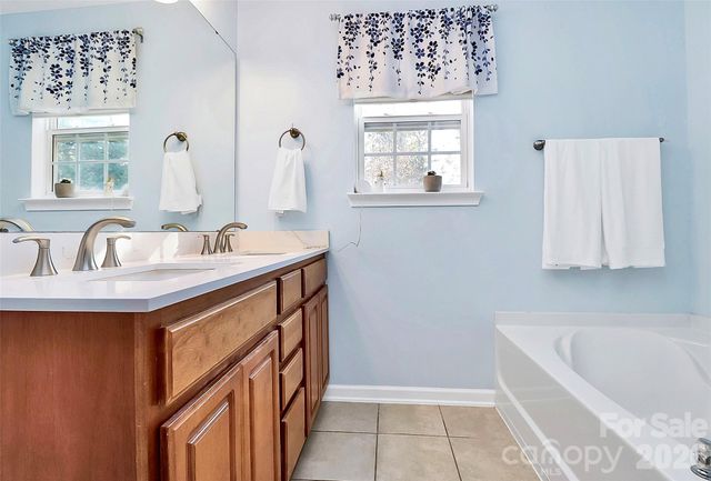 9106 Dogwood Ridge Drive, Charlotte, NC 28227