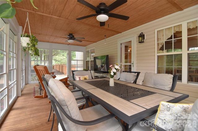 9106 Dogwood Ridge Drive, Charlotte, NC 28227