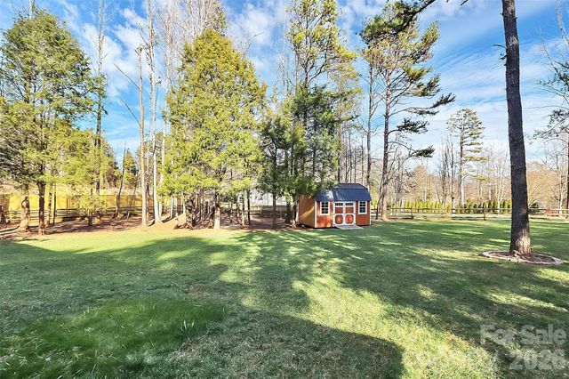 9106 Dogwood Ridge Drive, Charlotte, NC 28227