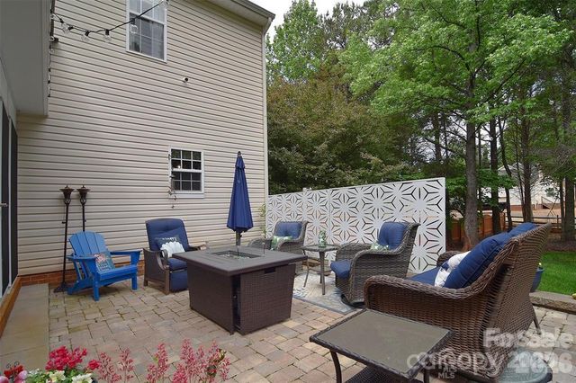 9106 Dogwood Ridge Drive, Charlotte, NC 28227