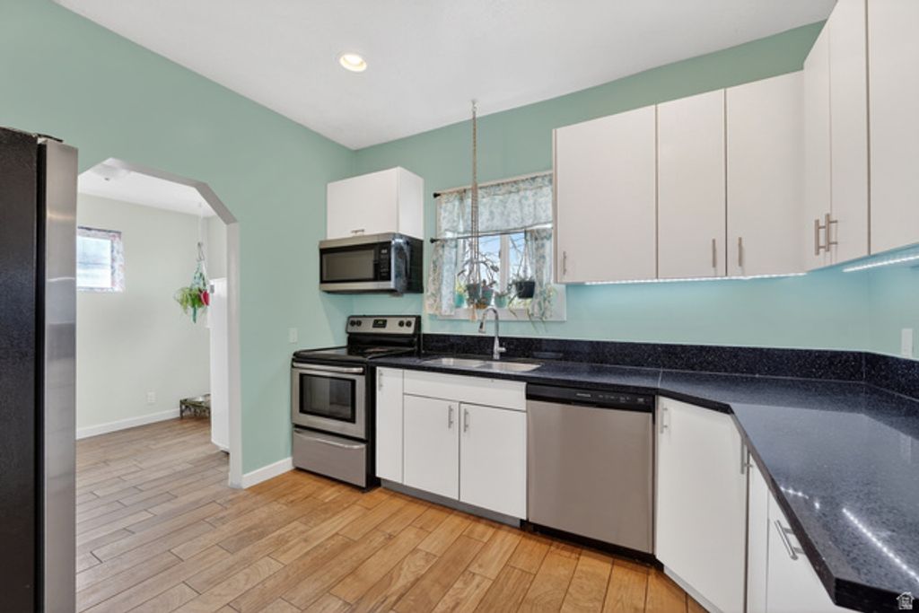 Image 7 of property listing at 77 N 4TH ST, Tooele, UT 84074