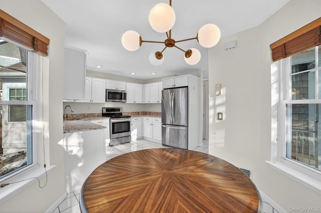 14 Pond View Lane, Ossining, NY 10562