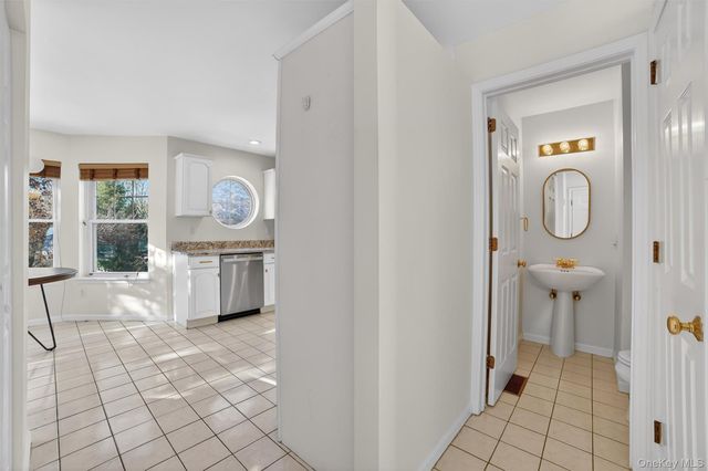 14 Pond View Lane, Ossining, NY 10562