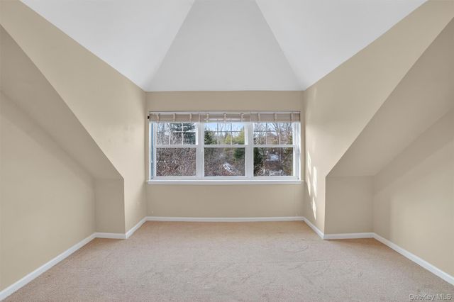 14 Pond View Lane, Ossining, NY 10562