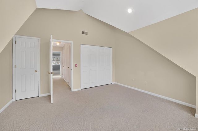 14 Pond View Lane, Ossining, NY 10562