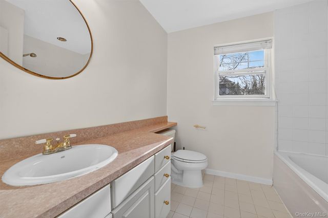 14 Pond View Lane, Ossining, NY 10562